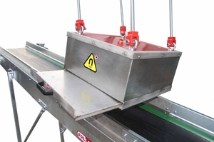 Magnetic plate on a rail construction DND-MC