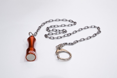 Cone magnets with a chain and a snap hook MK