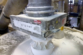 Self-cleaning magnetic grate separator MSS-MC