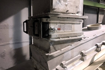 Self-cleaning magnetic grate separator MSS-MC