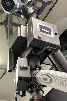 Gravity free-fall style metal detector QUICKTRON 07 RH HyQ Clean – granulation and homogenisation of mixtures in pharmaceutical production
