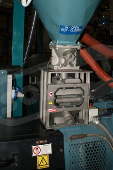 Drawer-type magnetic separator MSS-MC – injection molding of plastics