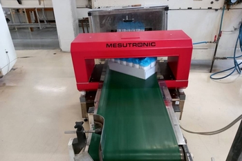 Tunnel metal detector METRON 05 D – final inspection in a food operation