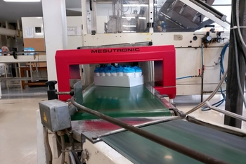 Tunnel metal detector METRON 05 D – final inspection in a food operation