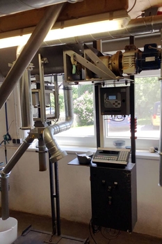 Gravity metal detector QUICKTRON 05 A – metal separation from spices in the food industry
