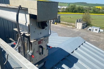 Plate magnetic lantern ML 250 N – metal separation from a granulated feed mixture