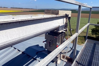 Plate magnetic lantern ML 250 N – metal separation from a granulated feed mixture