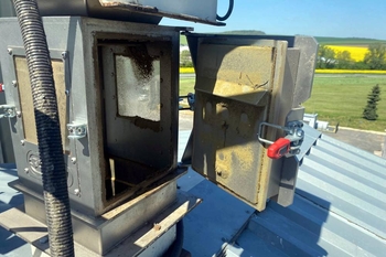 Plate magnetic lantern ML 250 N – metal separation from a granulated feed mixture