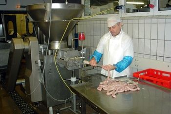 Mobile pipe metal detector MEATLINE 07 – inspection of meat products in the food industry