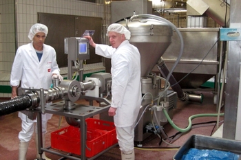 Mobile pipe metal detector MEATLINE 07 – inspection of meat products in the food industry