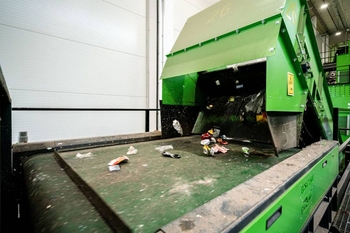 Metal separation on a municipal waste sorting line