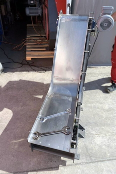 Magnetic conveyor MD-Z COBRA – transport of metal stampings from the press in engineering