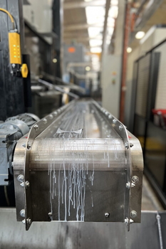 Magnetic conveyor MD VIPER – transport of metal stampings from the press in engineering