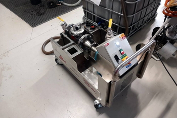 Mobile magnetic filter MSP–S ANCISTRUS – cleaning the coolant emulsion at a machine tool in engineering