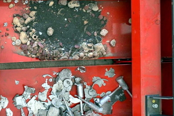 Eddy current separator ECS-C 1000 RAM – separation of aluminium overflows from foundry sand
