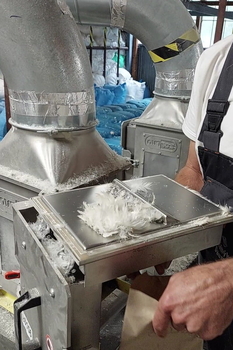 Chute magnet ML-P for pipes – pneumatic conveying of fibres in the textile industry
