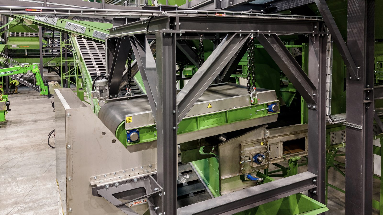 Automatic sorting line for municipal waste, plastic and paper
