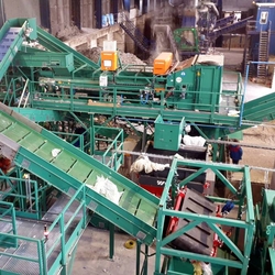 Automated plastic waste sorting line