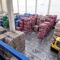 Automated line for sorting PET bottles, Al and Fe cans