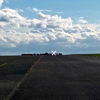 FIREFLY portable lighted runway closure marker