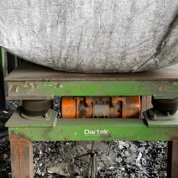 Vibration table