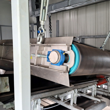 Permanent overband magnetic separator DND-AC